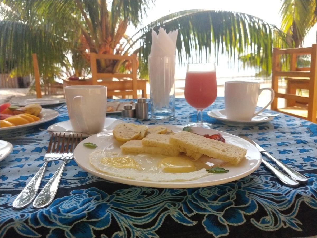 Uroa Beach Lodge ภายนอก รูปภาพ