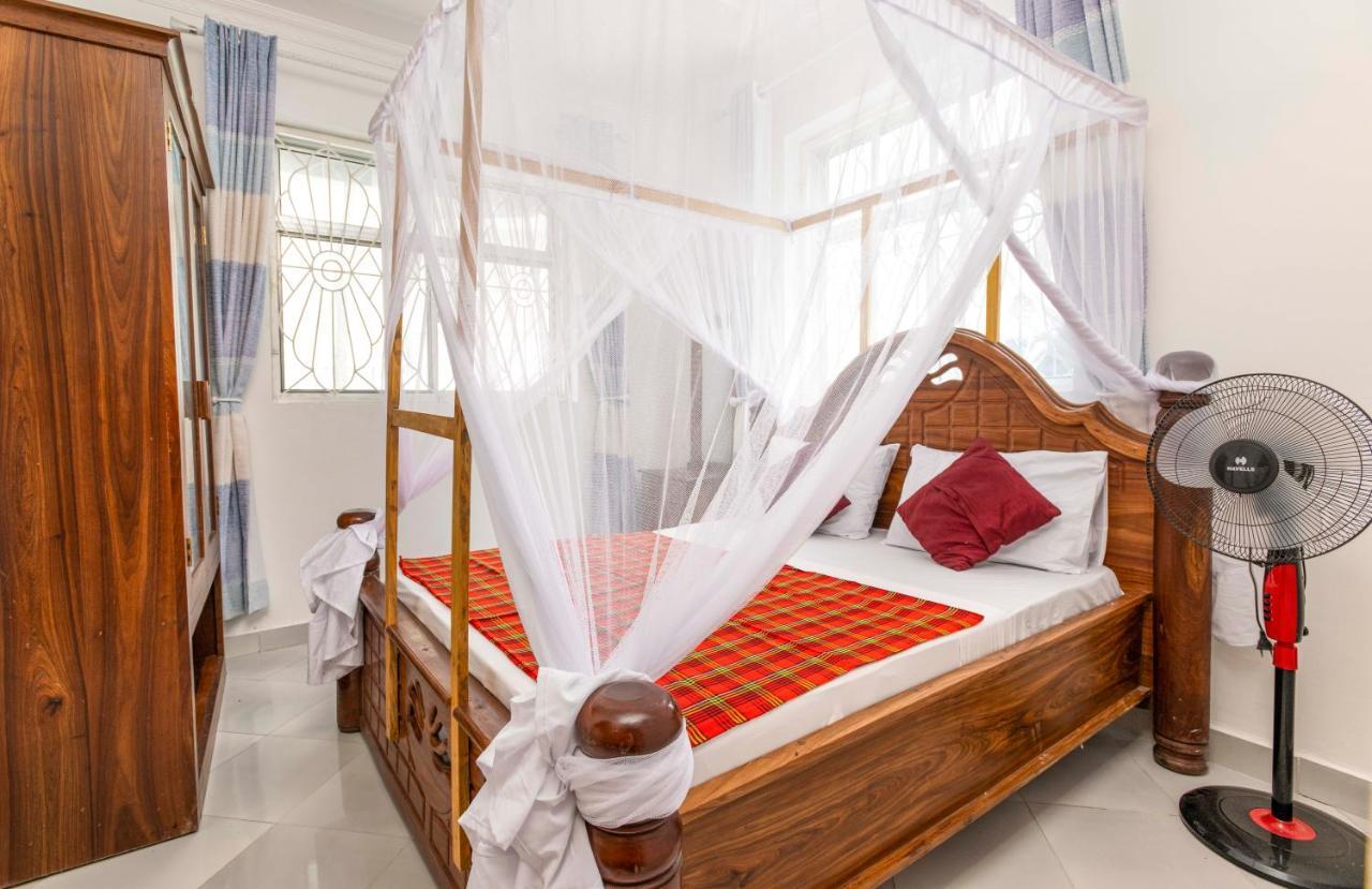 Uroa Beach Lodge ภายนอก รูปภาพ
