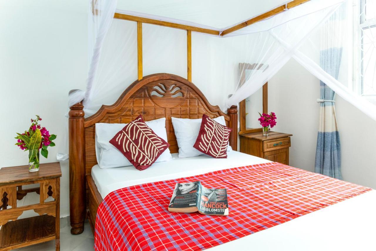 Uroa Beach Lodge ภายนอก รูปภาพ