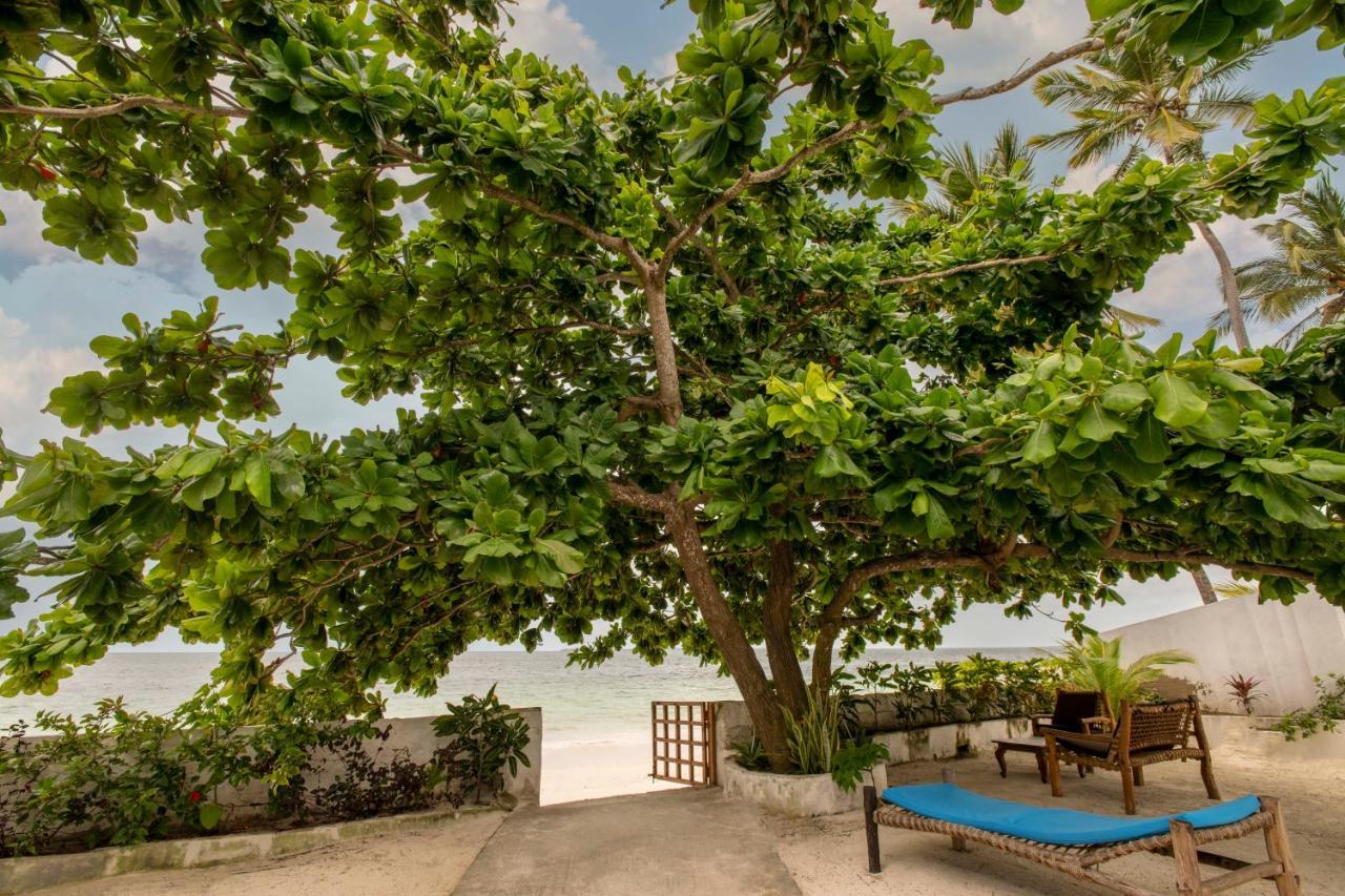 Uroa Beach Lodge ภายนอก รูปภาพ