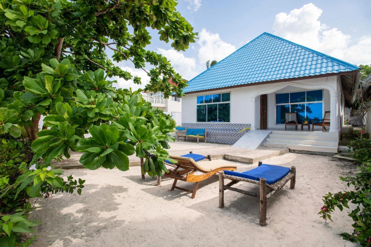 Uroa Beach Lodge ภายนอก รูปภาพ