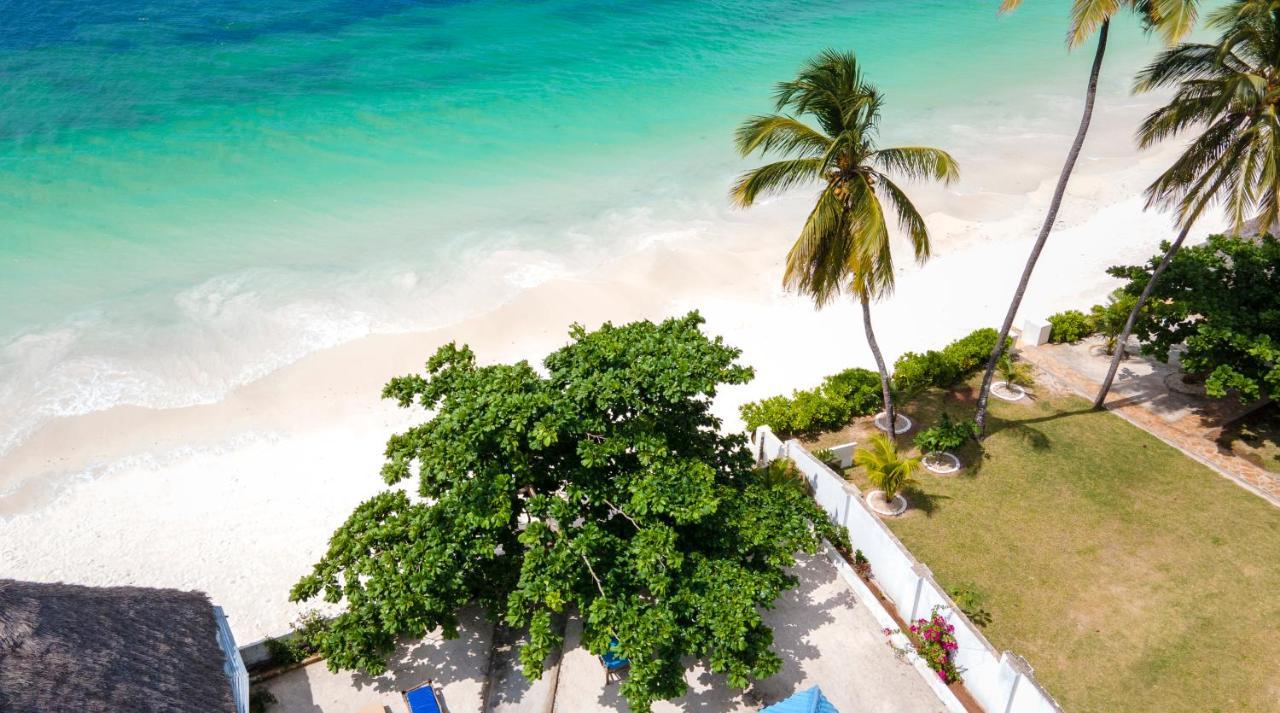 Uroa Beach Lodge ภายนอก รูปภาพ