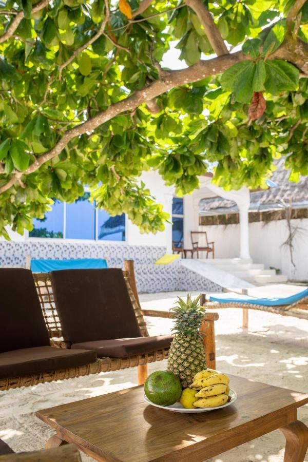 Uroa Beach Lodge ภายนอก รูปภาพ