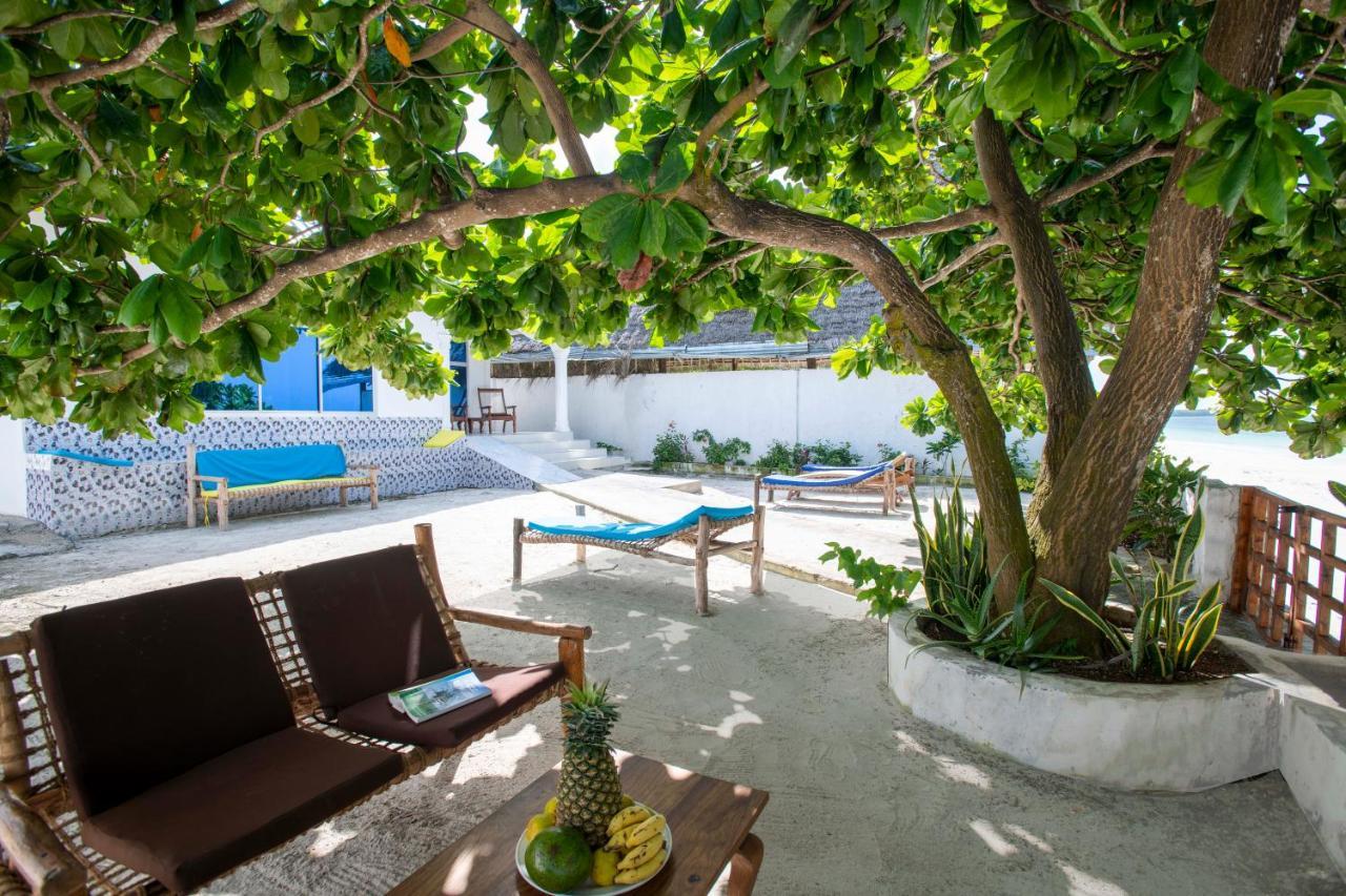 Uroa Beach Lodge ภายนอก รูปภาพ