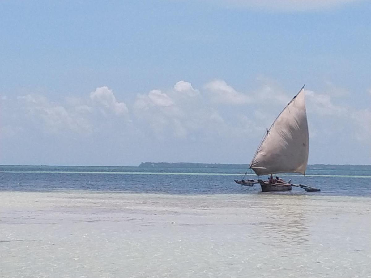 Uroa Beach Lodge ภายนอก รูปภาพ